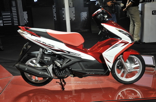 Cận tết, giá xe Air Blade 125 vẫn sốt cao