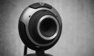 Cẩn thận bị kẻ gian ép khoả thân qua webcam