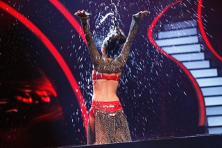 Khán giả Got Talent bị hớp hồn bởi &quot;uốn éo&quot;
