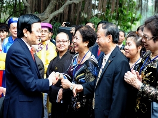 Xuân Quê hương 2013 hướng về đất Tổ