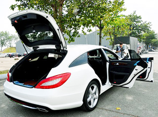 Xế &quot;độc&quot; của Mercedes-Benz về Việt Nam
