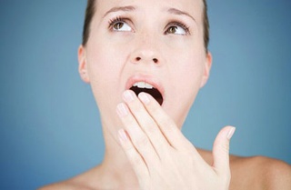 Những thói quen gây khô miệng