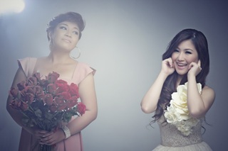 Hương Tràm đọ vẻ gợi cảm với Xuân Nghi, Đinh Hương