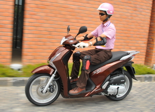 Vì sao giá xe SH Honda Việt Nam giảm mạnh?