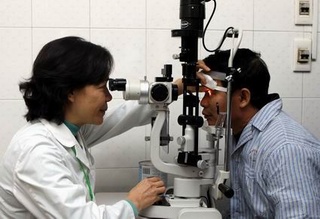 Khám, điều trị miễn phí cho người bị bệnh Glôcôm