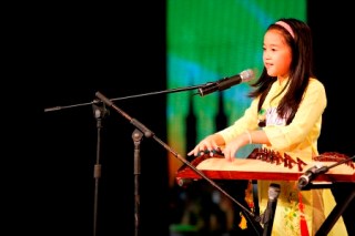 Ca trù có &quot;địch&quot; nổi múa, ảo thuật, nhảy?