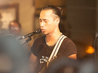&quot;Quý ông hát Rock&quot; Phạm Anh Khoa trở lại mạnh mẽ