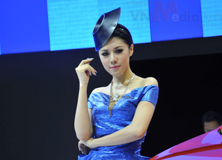 Lạc vào &quot;rừng hoa&quot; triển lãm ô tô Bangkok