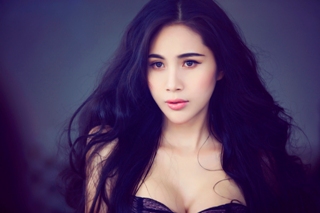 Thủy Tiên tái xuất showbiz, gợi cảm khó cưỡng