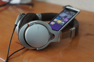 Cận cảnh tai nghe “khủng” giá 6 triệu của Sony