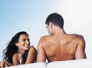 Tắm nắng giúp đàn ông tăng ham muốn &quot;yêu&quot;?