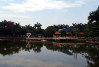 Bàng hoàng cảnh cha mẹ tìm vớt xác con thơ