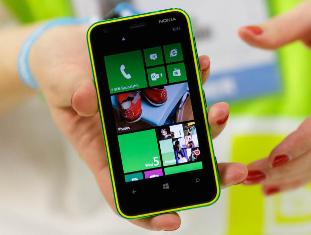 Smartphone tầm trung nào bán chạy nhất tuần qua?