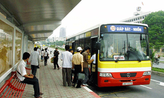 Giảm 30% giá vé xe buýt nhanh cho công chức