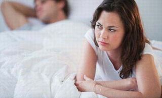 Vì sao đàn ông cố chịu đựng khi “yêu”