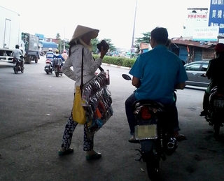 Thuốc kích dục được bán công khai ngoài phố