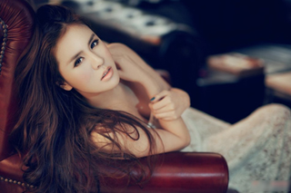 &quot;Bỏng mắt&quot; với đường cong của thiếu nữ