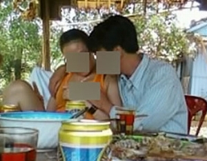 Quảng Nam - Đà Nẵng: Ngập tràn dịch vụ &quot;mây mưa&quot; với khách