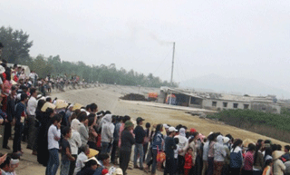 Nổ tàu cá 1 người chết, 4 bị thương