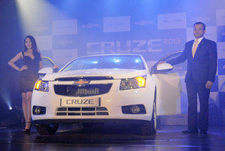 Cruze 2013: Thêm tính năng, tăng giá bán