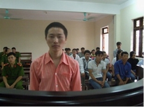 Đi bán chè tươi, uống bia, hiếp em họ rồi giết