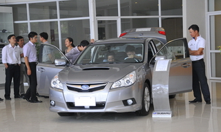 Ô tô nhập khẩu về Việt Nam tăng