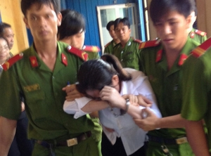 Tử hình vợ trung tá công an đầu độc chồng