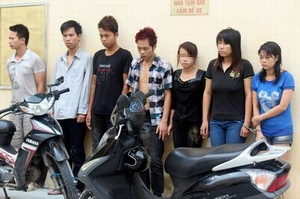 Cô bé 13 tuổi &quot;bẫy tình&quot; để bạn trai giết người