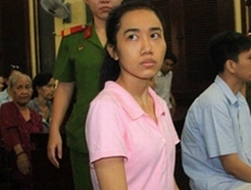 Hoa hậu bán dâm hốc hác tại phiên xét xử
