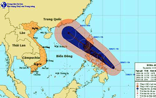 Bão Rumbia mạnh cấp 8 áp sát Biển Đông