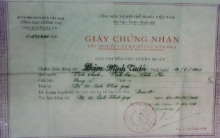 Bí thư xã đi buôn trâu bị cách chức