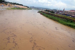 Lũ lớn đột ngột trên sông Hồng