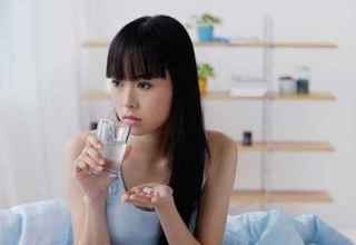 Tự bổ sung nội tiết tố sẽ chuốc họa vào thân