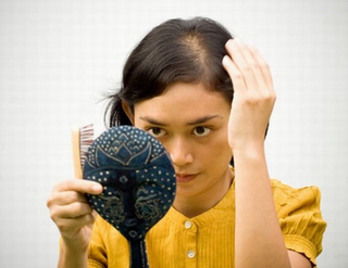 Những nguyên nhân gây rụng tóc