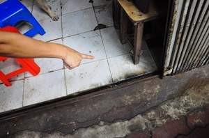 Đốt nhà, &quot;khủng bố&quot; bằng chất bẩn giữa Thủ đô