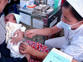 Tiếp tục tiêm  viêm gan B cho trẻ sau sinh
