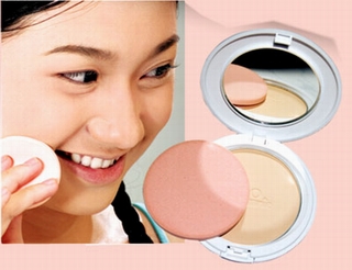Những sai lầm trong trang điểm gây hại da