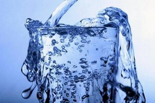 Uống nước soda: Con dao hai lưỡi với sức khỏe