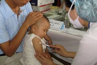 Phải bố trí đội cấp cứu lưu động tại điểm tiêm chủng