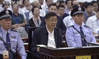 Hé lộ cuộc nội chiến trong gia đình Bạc Hy Lai