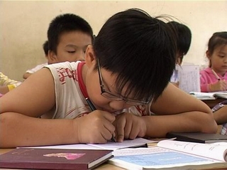 Cận thị có phải đeo kính thường xuyên?