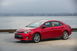 Toyota Corolla 2014 có giá dưới 17.000 USD