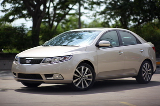 Xe KIA bất ngờ giảm giá 70 triệu đồng