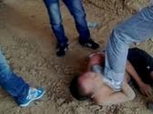Bị đánh dã man vì nghi ném chó què chân