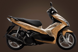 Honda ra mắt Air Blade sơn từ tính, giá tăng 1 triệu
