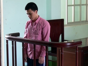 Bị bạn gái chia tay, tung ảnh &quot;nóng&quot; lên mạng