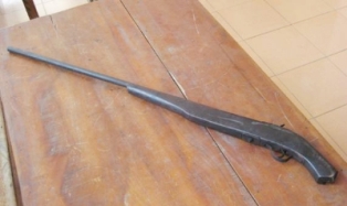 Đau lòng bé 5 tuổi bị bạn bắn chết