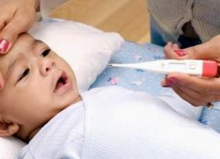 Nên và không nên làm gì khi trẻ co giật do sốt cao?