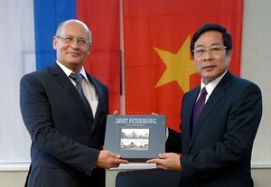 Hình ảnh ấn tượng về Bộ trưởng Nguyễn Bắc Son tại Nga