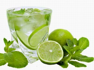 Uống nước chanh vào buổi sáng nhiều lợi ích bất ngờ